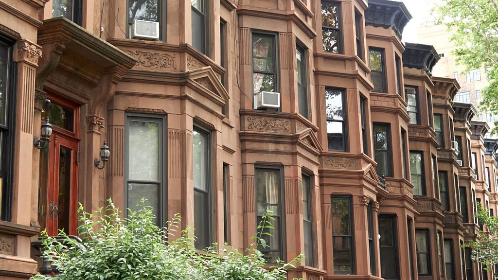 Is Clinton Hill Safe? And How much does it cost to live there?